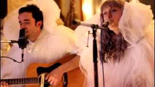 Twin Sister &quot;All Around And Away We Go&quot; Live Acoustic