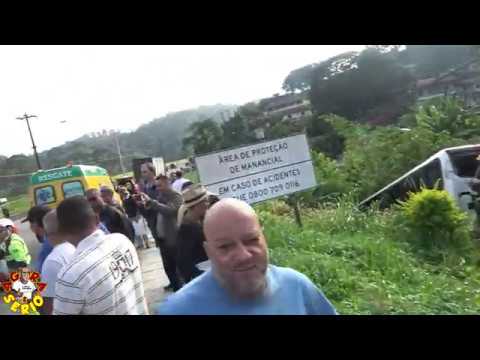Acidente entre Busão e Caminhão na Br 116 na entrada de São Lourenço da Serra