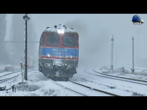 LDE2100 60-1572-6 & Marfar GFR Freight Train in Zăpadă/Snow in Oradea Est Triaj - 13 January 2021