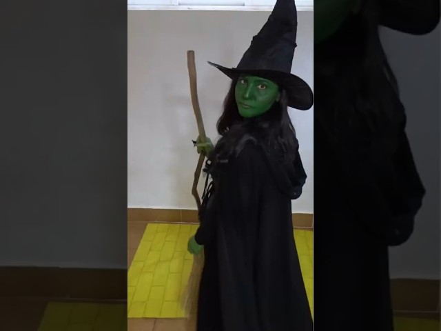 Vídeo relacionado con LXWINNER Disfraz bruja Mujer Halloween, Adulto Disfraz de Bruja, Falda Tutú Gorro Bruja y Medias, Gafas, Guantes Disfraces Halloween Witch Costume Adulto Disfraces Carnaval Cosplay (Morado)