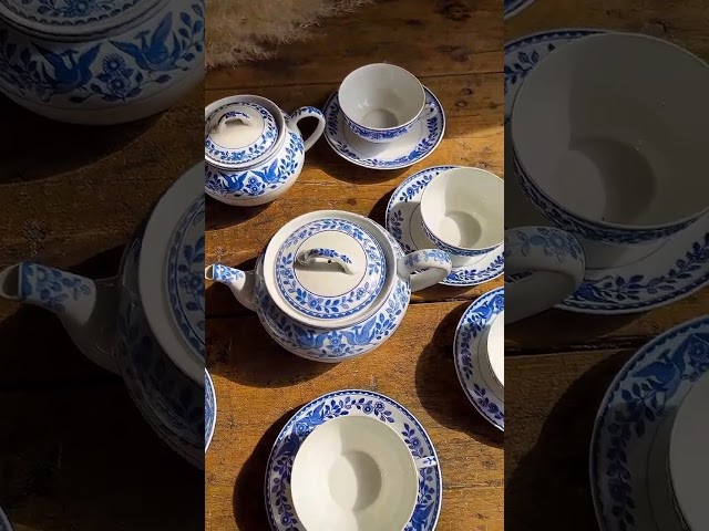 Vídeo relacionado con DrMugCollection Taza Mapa y Grupo | Taza de Cerámica Blanca 330 ml | Merchandising Oficial Cine Años 80 | Regalo Original para Fans de Películas Retro y Aventuras Clásicas