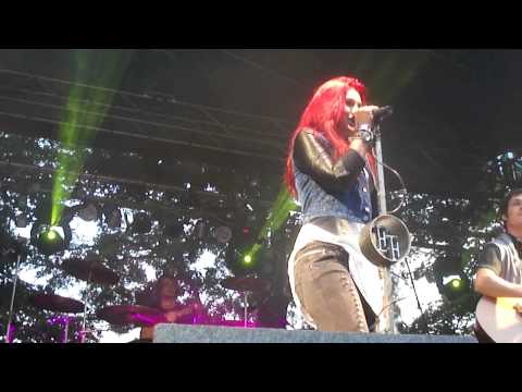 Ewa Farna - Broumov - 3.8.2012 - Sama sobě