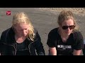In gesprek met actievoerders bij distributiecentrum Lidl Almere
