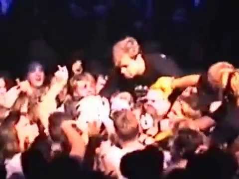 Jump from the stage by Dave Gahan - Depeche Mode In Your Room  Devotional Tour 21/7/93