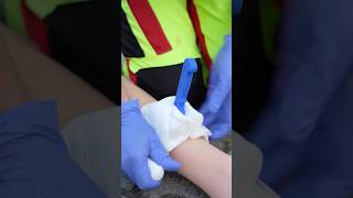Download lagu First Aid for an Impaled Knife Wound 🔪🩸 #ambulance #paramedic #emergency #hospital #firstaid mp3