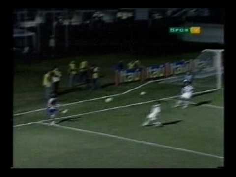 27/05/2006 - Ponte Preta 2 X  5 Paraná : Gol de Gustavo