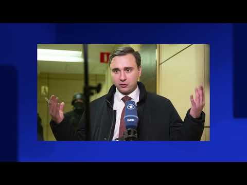 I jepet lamtumira Alexei Navalnyt! Mbërrin arkivoli, qindra qytetarë mblidhen para kishës