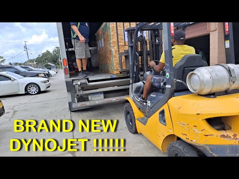 Receiving and unboxing brand new dyno from DynoJet for Trilogy Performance