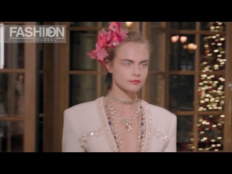 CHANEL Paris Cosmopolite 2016/2017 Fashion Show - Fashion Channel