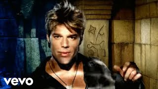 Ricky Martin - She Bangs (Official Music Video) (Spanish)