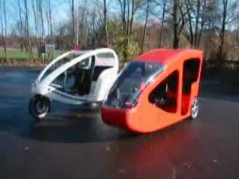 Trirota Velocruiser vs. Velotaxi