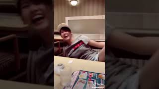 【TikTok】見えてる 1 TikTok 美女 セクシー ダンス 脇