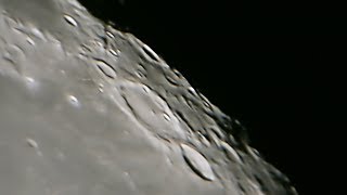 ３００００mmの超望遠による月面