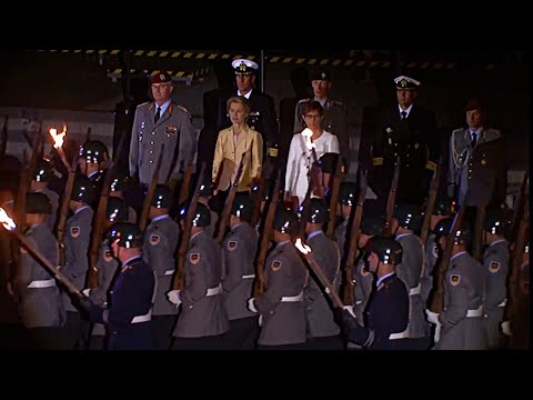 Preußischer Zapfenstreichmarsch: Wachbataillon BMVg/Stabsmusikkorps der Bundeswehr GZ 15.08.19