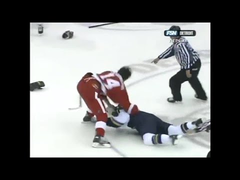 05/06 RS: STL @ Det Highlights - 10/5/05 (Season Opener)