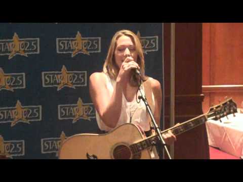 Colbie Caillat - Falling For You (Live at Fleming's)