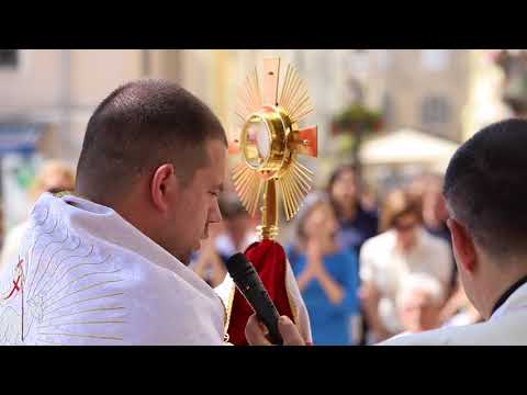 Prva Tijelovska procesija centrom grada nakon Drugog svjetskog rata