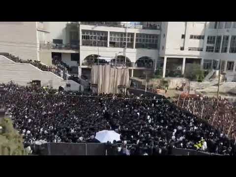 Gerer Rebbe Mesader Kiddushin At His Einikel's Wedding - 10 Elul 5782