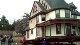 preview picture of video 'Moving the Jayne House March 24, 2010 Muscatine, Iowa'