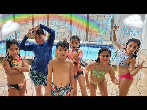 O FERIADO FOI BANHANDO DE PISCINA NA CHUVA NA CASA DA VOVÓ - Leticia e Af