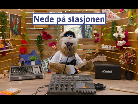 Nede på stasjonen - Keiser-Tom synger norske barnesanger
