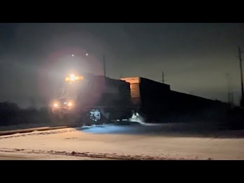 NS B61 blasts thru La Salle w/ GP38-2 5288 still in “Thoroughbred” paint scheme 