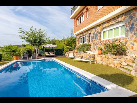 Video del inmueble Chalet independiente con vistas panorámicas al mar y privacidad.