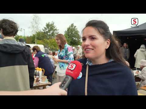 Oegstgeest Ontmoet afgetrapt op tijdelijk dorpsplein voor winkelcentrum