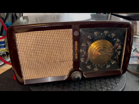 EA3HWU Recuperada otra Zenith post guerra 1946, típica de los hogares americanos
