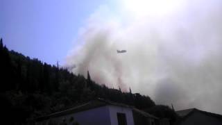 preview picture of video 'Canadair CL-215 water bomb over Komin,Croatia'