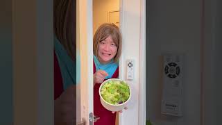 ママにバレずにお菓子を食べる裏ワザ！#shorts