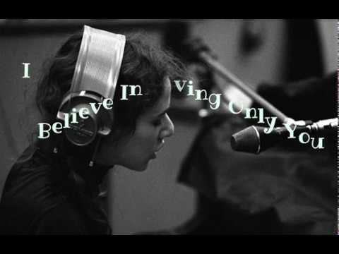 Video I Believe In Loving You (Letra) de Carole King