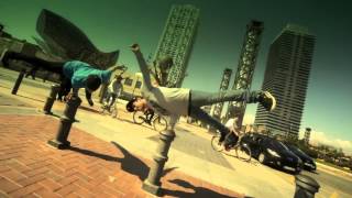 Labyrint ft Amsie Brown - Chilla lide (Officiell Video)