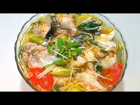 Cách nấu CANH CHUA ĐẦU CÁ HỒI không tanh siêu ngon - Bếp Nhà Hoàng