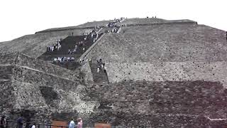 Pol "Ide do gory" - Sun Pyramid Mexico Teotihuacan