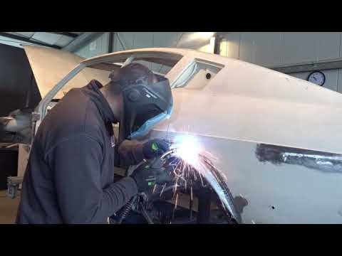 Oldtimer Karosseriebau Audi 100 Coupe - Kotflügel u. Seitenteil erneuern