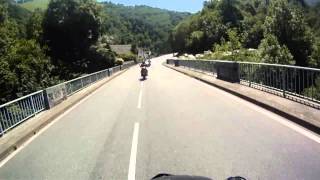 preview picture of video 'balade en moto dans le Béarn (Sud-Ouest)'