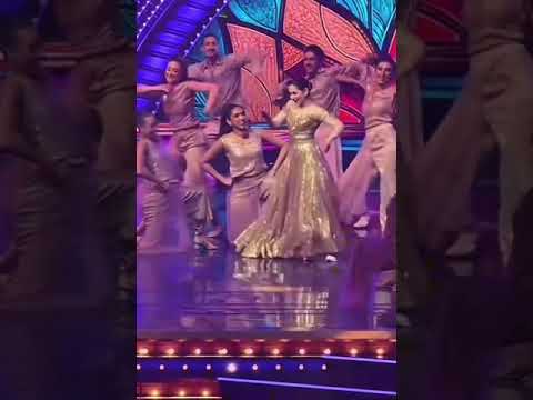 Hania Amir dance performance at hum awards 😍 | Hania amir dance | nacha main oday naal naal dance