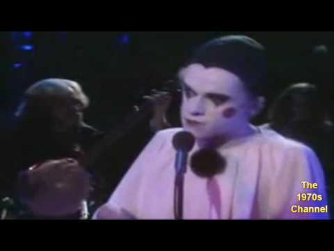 Leo Sayer - The Show Must Go On