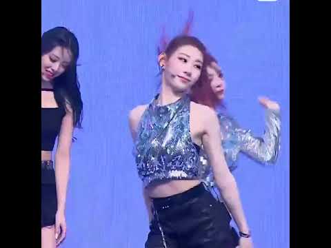 210327 ITZY - Dalla Dalla (Yuna cut)