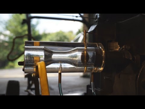 Glass Carburetor Running a Briggs & Stratton Engine + How Does a Carburetor Work?