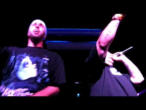 " ITZ DUN "- PERFORMS @ SAUKRATES/ REDMAN CONCERT