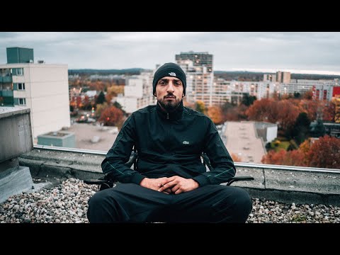 VIERKOMMASIEBEN - VON VERTRAUEN KOMMT VERRAT [official Video]