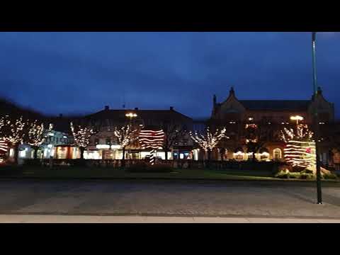 Julbelysning på torget i Lidköping