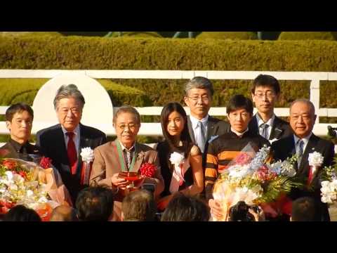 第61回大阪杯2017/優勝表彰式に土屋太鳳さんが登壇(2017.4.2)