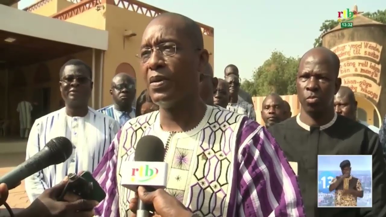 Le MICA et le CNO de la 18e édition du SIAO chez le Mogho Naaba pour solliciter ses bénédictions