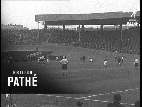 30,000 French Football Fans (1932)