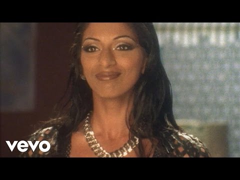 Shweta Shetty - Main Dekhne Ki Cheez Hoon Video