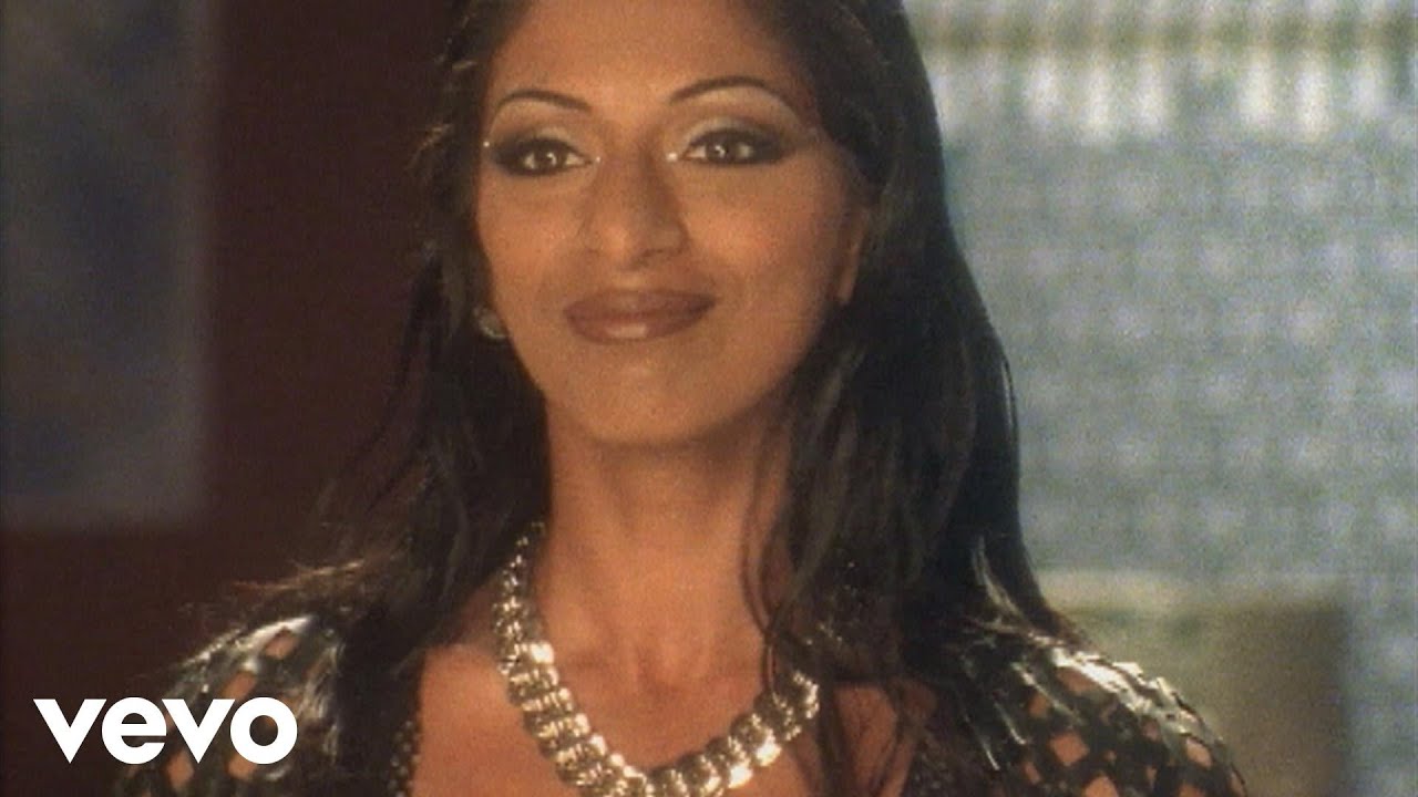 Mai Dekhne Ki Cheez Hu Lyrics | Deewane To Deewane Hain (Album) | Shweta Shetty | Jawahar Wattal, Ravi Pawar