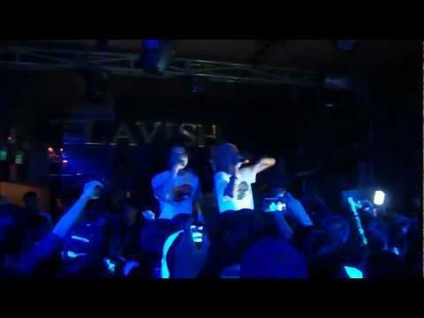 khomer luyen Bay thật xa - Karik ft. Wowy (Live) - YouTube.MP4